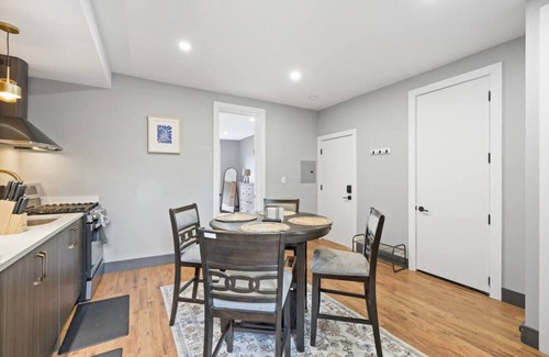 The Heights Apartment | Luxury and Chic 2BR/2BA Apt |Mins to NYC & Hoboken