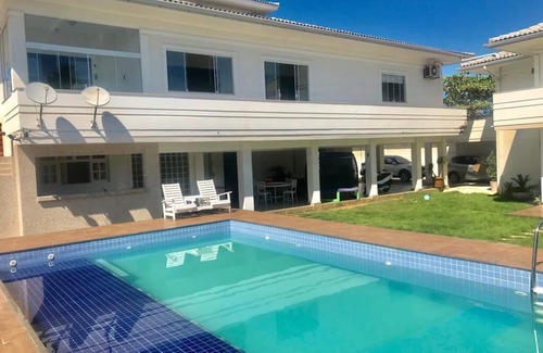 Saquarema House | Luxury and comfort just steps from the sea.Standard international west coast USA