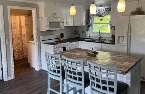 Hope House | Luxury and comfort lake house decor property