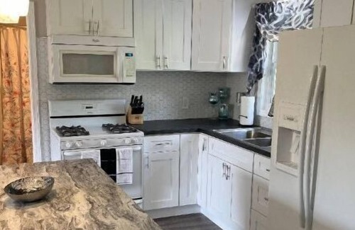 Hope House | Luxury and comfort lake house decor property