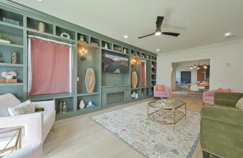 Central Oklahoma City House | Luxury and comfort for family or large group - close to OUHSC Downtown