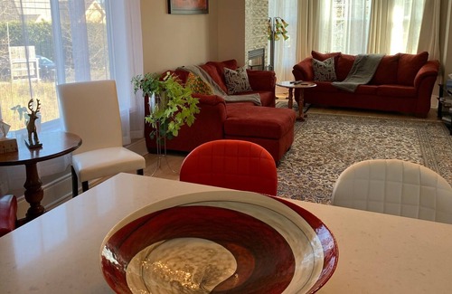 Saint-Sauveur House | Luxury and confort close to the heart of St Sauveur