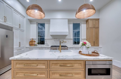 Galveston House | LUXURY AND LOCATION! WATERFRONT PROPERTY WITH POOL, HOT TUB AND WHITE SAND BEACH
