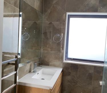 Helensville House | Luxury and nature view stay