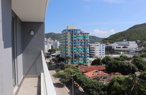 El Rodadero Apartment | Luxury and Relax! Apartment with PRIVATE JACUZZI and BBQ in front of the beach.