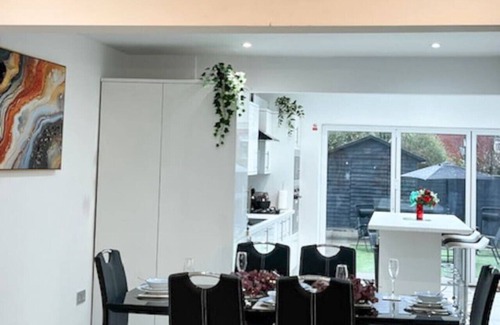 Southampton House | Luxury and spacious 3 bedroom home in Southampton