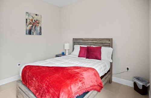 Poinciana Apartment | Luxury and tranquility, In the Heart of Poinciana, just 30 min from Disney!