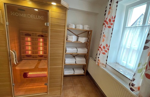 Rhoden Condo | Luxury apartment with its own whirlpool & fireplace / use of the wellness area incl.