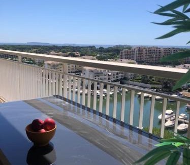 Mandelieu-La-Napoule Apartment | Luxury Apartment 4 w Pool, Sea and Mountain Views