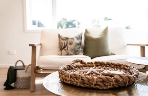 Mission Bay Apartment | Luxury Apart, Seaviews & Balcony, Full Kitchen & Heat Pump