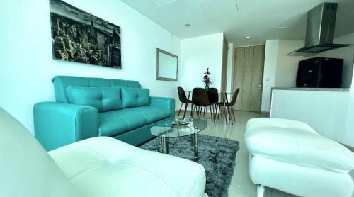 Riomar Apartment | Luxury Apartamento Hilton WI-FI, TV, Piscina y Gym