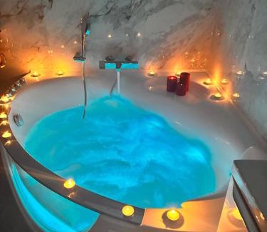 Morsang-sur-Orge Apartment | Luxury apartement jacuzzi