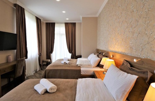 Vera Hotel | Luxury ApartHotel 5Rooms In Tbilisi Center