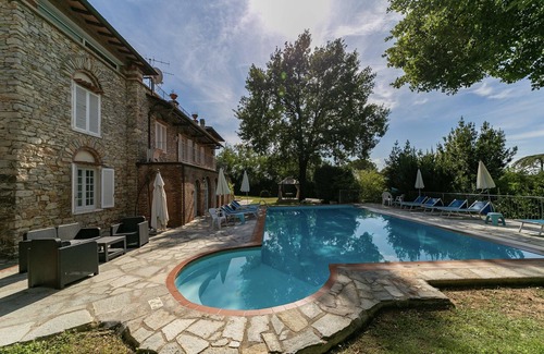 Monsummano Terme Apartment | Luxury apartment with pool and garden.