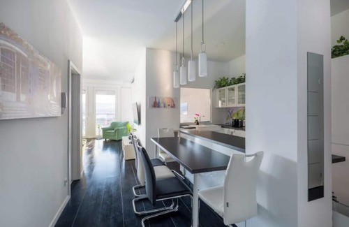 Lipotvaros Apartment | Luxury Apartment, 180 degree Danube view, top floor, next to the Parlament.