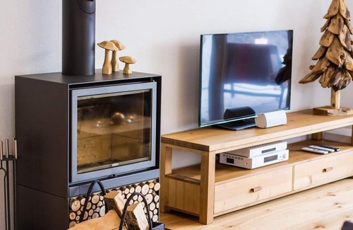 Grimentz Ski Chalet | Luxury Apartment, 2 Bedrooms with Jacuzzi Chalet Rahas A Grimentz - By Mrs Miggins