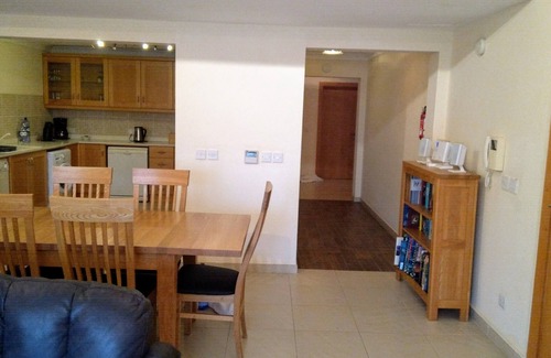 Għadira Apartment | Luxury Apartment 3 Bed-3 Bathrooms with Balcony, Pool, Seawiew