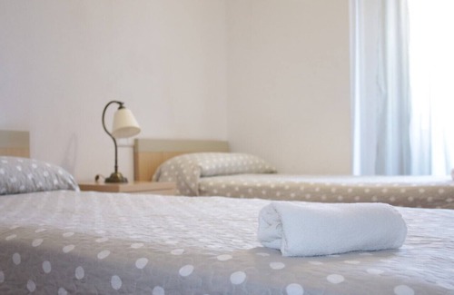 Camas Apartment | Luxury apartment 5 minutes from Seville, parking, pool and two terraces