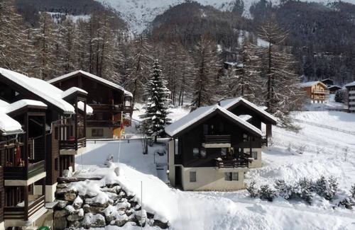 Zinal Ski Chalet | Luxury apartment 5min walk (150m) to ski lift, Zinal, Switzerland