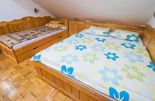 Ivancna Gorica House | Luxury Apartment Ana with Hot tub