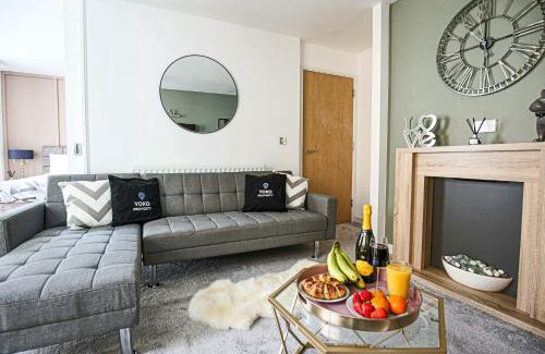 Central Milton Keynes Apartment | Luxury Apartment - City Centre - Free Parking, Fast Wifi, Sky TV and Netflix by Yoko Property
