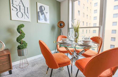 Central Milton Keynes Apartment | Luxury Apartment - City Centre - Free Parking, Fast Wifi, Sky TV and Netflix by Yoko Property