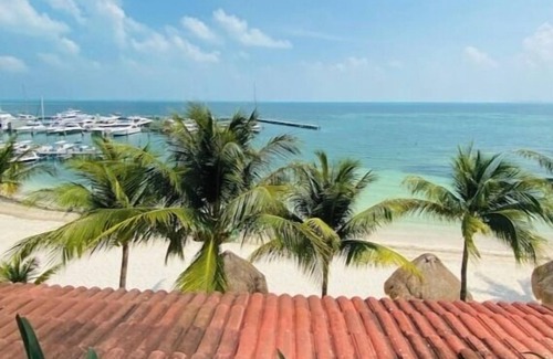 Puerto Juarez Apartment | Luxury apartment facing the sea