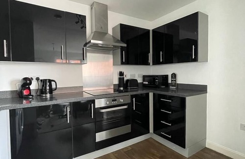 Wolverhampton Apartment | Luxury apartment with free secure gated parking