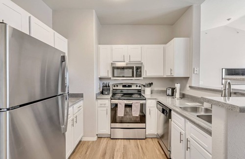 Clearfield Apartment | Luxury Apartment - Hot Tub - Gym - Free Parking