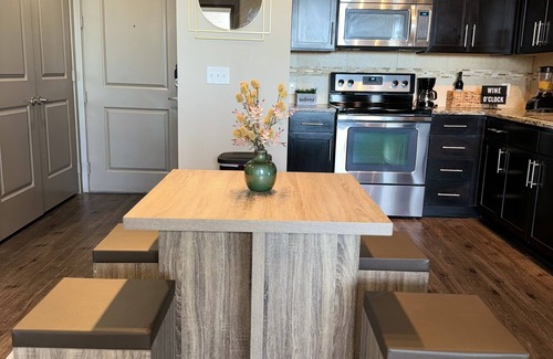 Dallas Apartment | Luxury Apartment In Dallas w/Extensive Amenities.