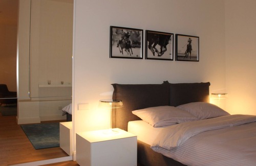 Dusseldorf Old Town Apartment | Luxury Apartment in Andreas Quartier