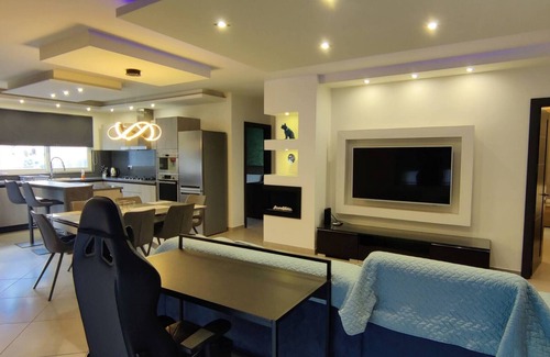Gzira Apartment | Luxury Apartment in Gzira close to Sliema 3 BR Apartment Sleep 8