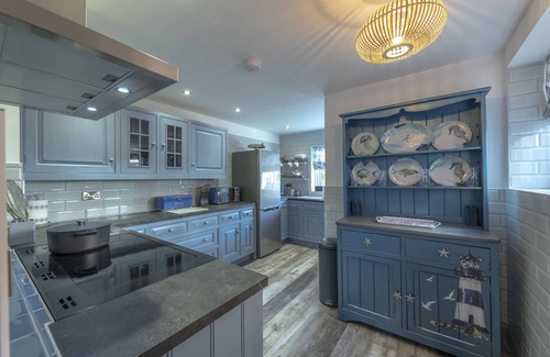 Meads Apartment | luxury apartment in peaceful meads village with all amenities and beach nearby