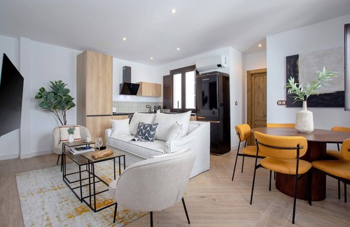 Centro - Sagrario Apartment | Luxury apartment in Granada. Horno Marina 10