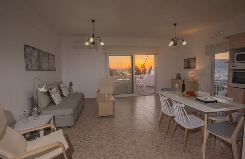 Neo Kalamaki Apartment | Luxury Apartment in Kalamaki Riviera