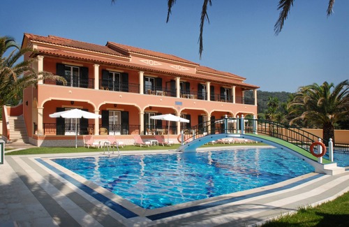 Termenades Apartment | Luxury Apartment inside Pool Villa close to Sidari
