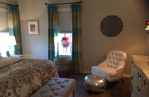 Granbury House | Luxury apartment is minutes from downtown. Lake and dock are on the property.