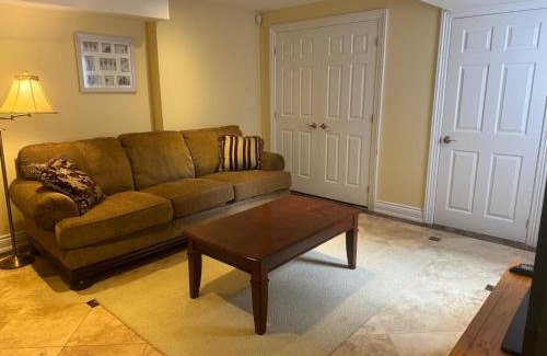 Clarkson-Lorne Park Apartment | Luxury Apartment Living
