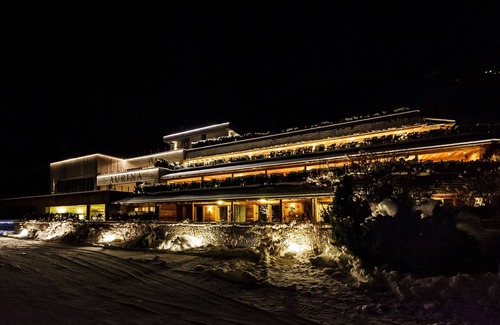 Lutago Apartment | Luxury Apartment Lodge with Terrace, Mountain View and Spa Access