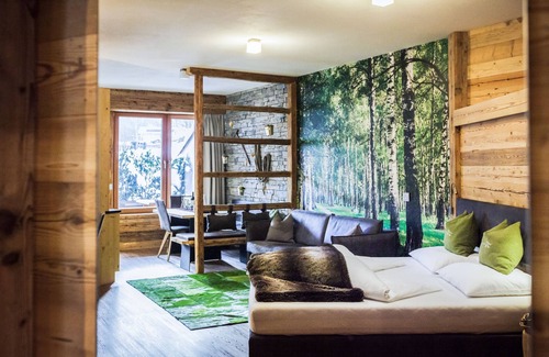 Lutago Apartment | Luxury Apartment Lodge with Terrace, Mountain View and Spa Access
