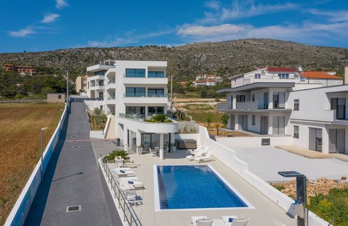 Seget Vranjica Apartment | Luxury Apartment Nautica with Pool II