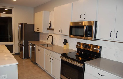 Jeffersonville Apartment | Luxury Apartment near Waterfront Park
