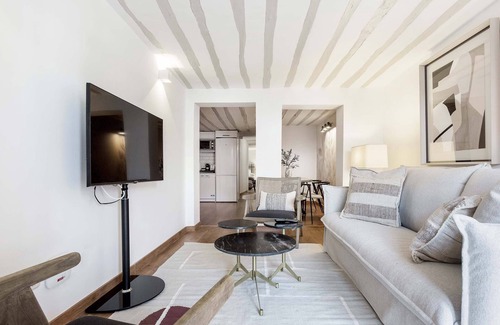 Barrio de La Latina Apartment | Luxury apartment near La Latina.Plaza de la Cebada