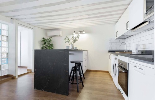 Barrio de La Latina Apartment | Luxury apartment near La Latina.Plaza de la Cebada