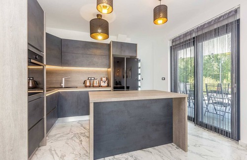 Malinska-Dubasnica Apartment | Luxury apartment NOA with pool and hot tub