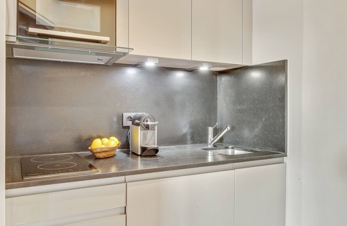2nd Arrondissement Apartment | Luxury Apartment Paris Louvre