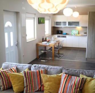 Pakostane Apartment | Luxury Apartment RougeMarin
