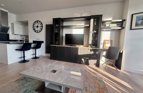 St Ives Apartment | Luxury Apartment, Sea Views, Balcony, Swimming Pool, Spa, Gym, Parking & Wifi
