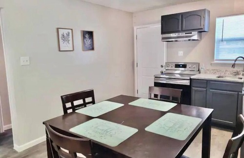 Biggs Field Apartment | Luxury Apartment Suite 5