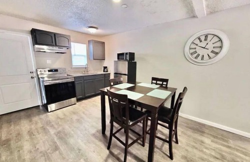 Biggs Field Apartment | Luxury Apartment Suite 5